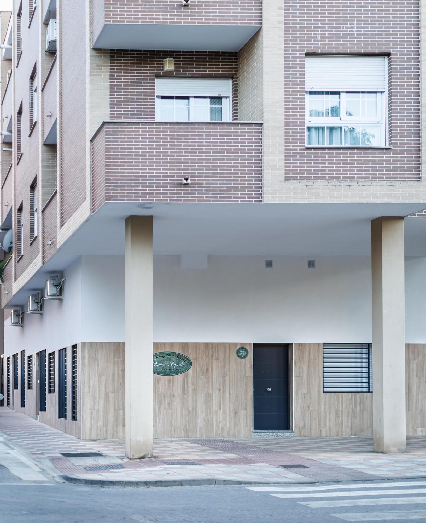 Apartamentos Luxury Suites Syrah Almendralejo Ngoại thất bức ảnh